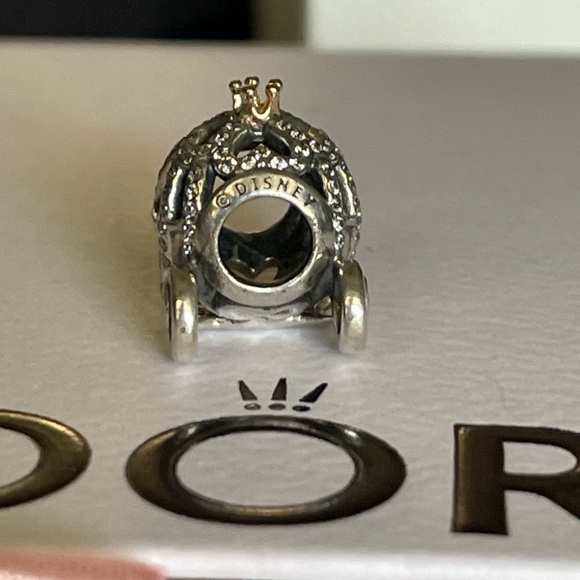 Authentic Disney x Pandora Cinderella’s Pumpkin Carriage charm two toned gold - Picture 4 of 10